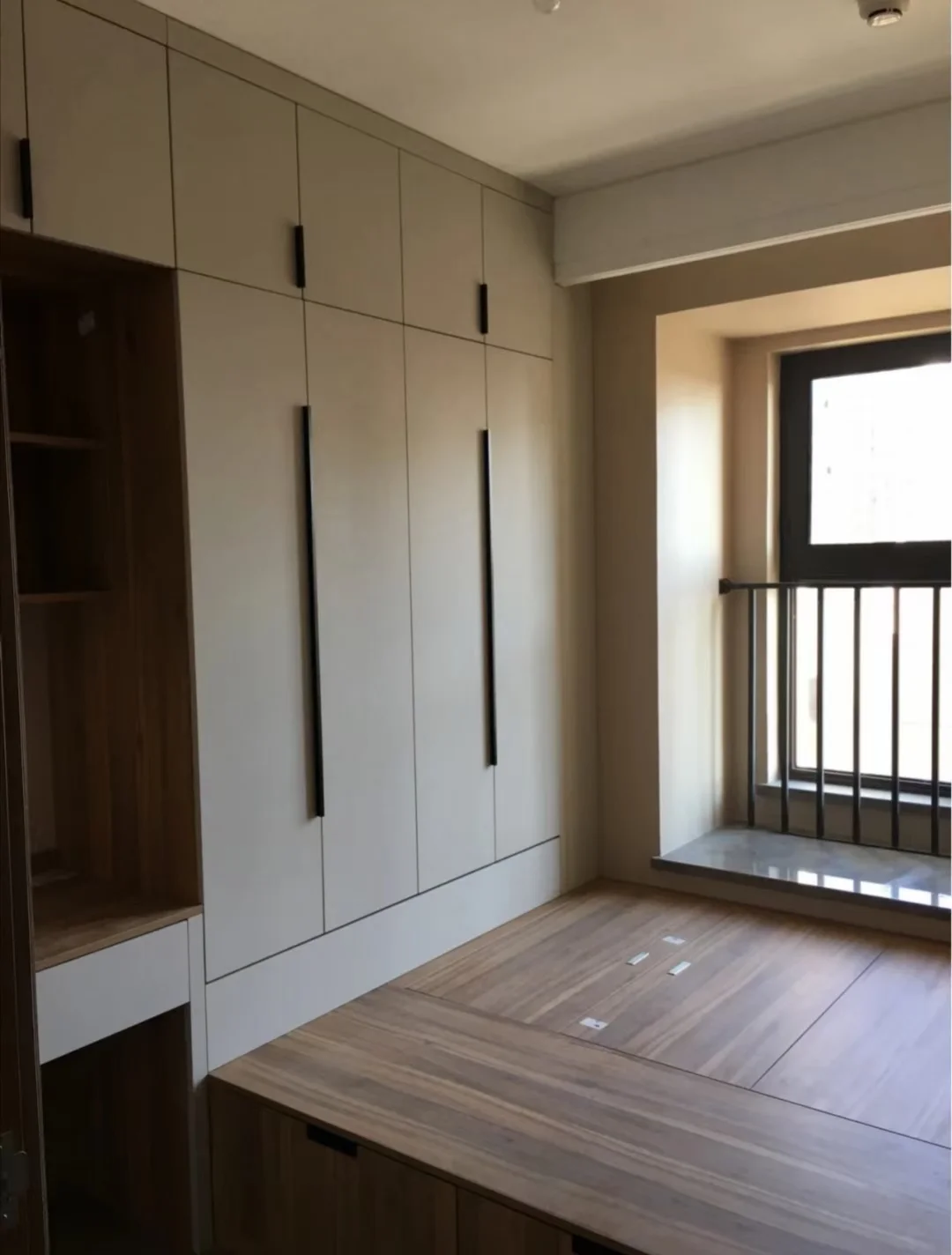 丰台区新房毛坯房定制榻榻米：地面平整度测量与地台调平防潮方案