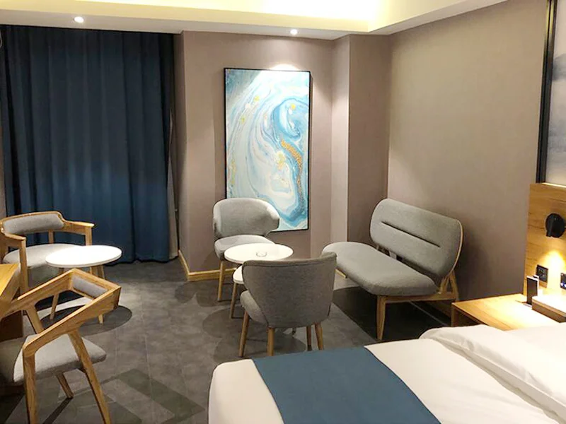 老房翻新定制酒店家具:地面平整度误差大,安装前如何测量与垫平?